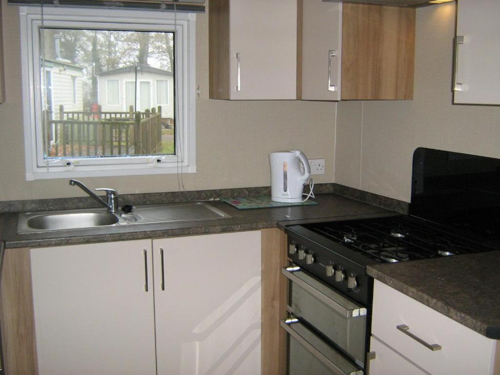 Lovely 6 Berth Caravan With Decking At Carlton Meres In Suffolk Ref 60058M Саксмундхэм Экстерьер фото
