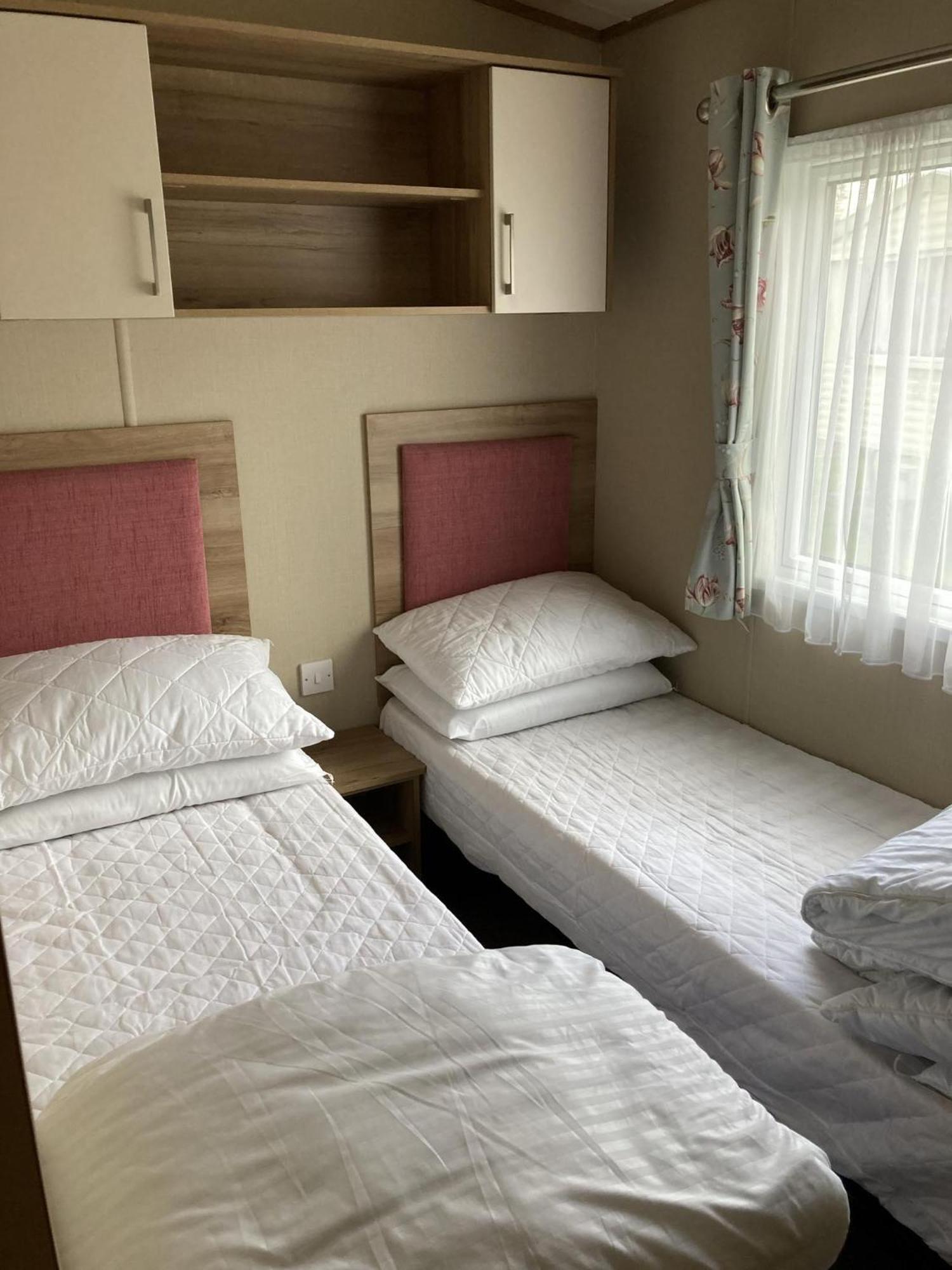 Lovely 6 Berth Caravan With Decking At Carlton Meres In Suffolk Ref 60058M Саксмундхэм Экстерьер фото