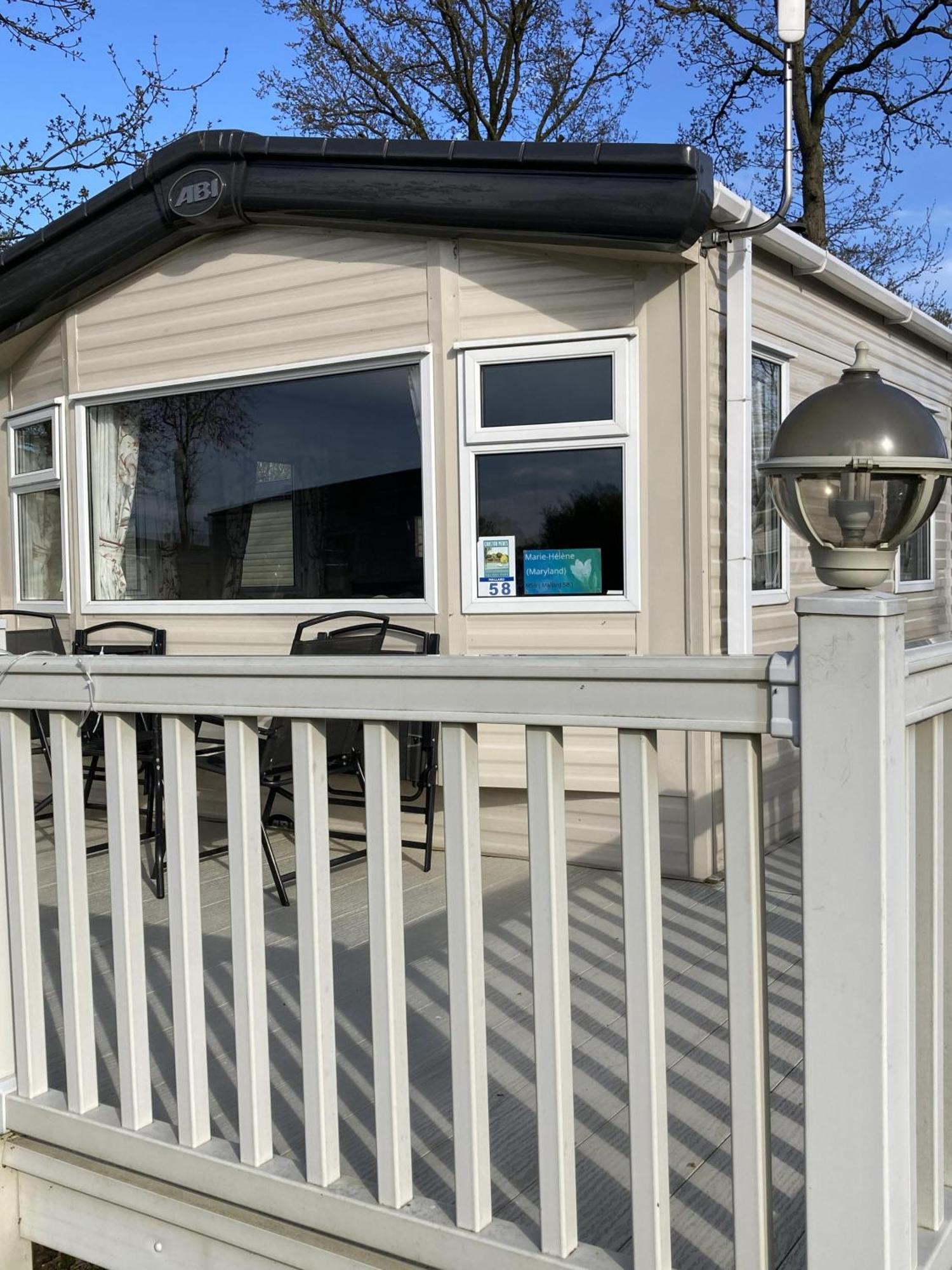 Lovely 6 Berth Caravan With Decking At Carlton Meres In Suffolk Ref 60058M Саксмундхэм Экстерьер фото