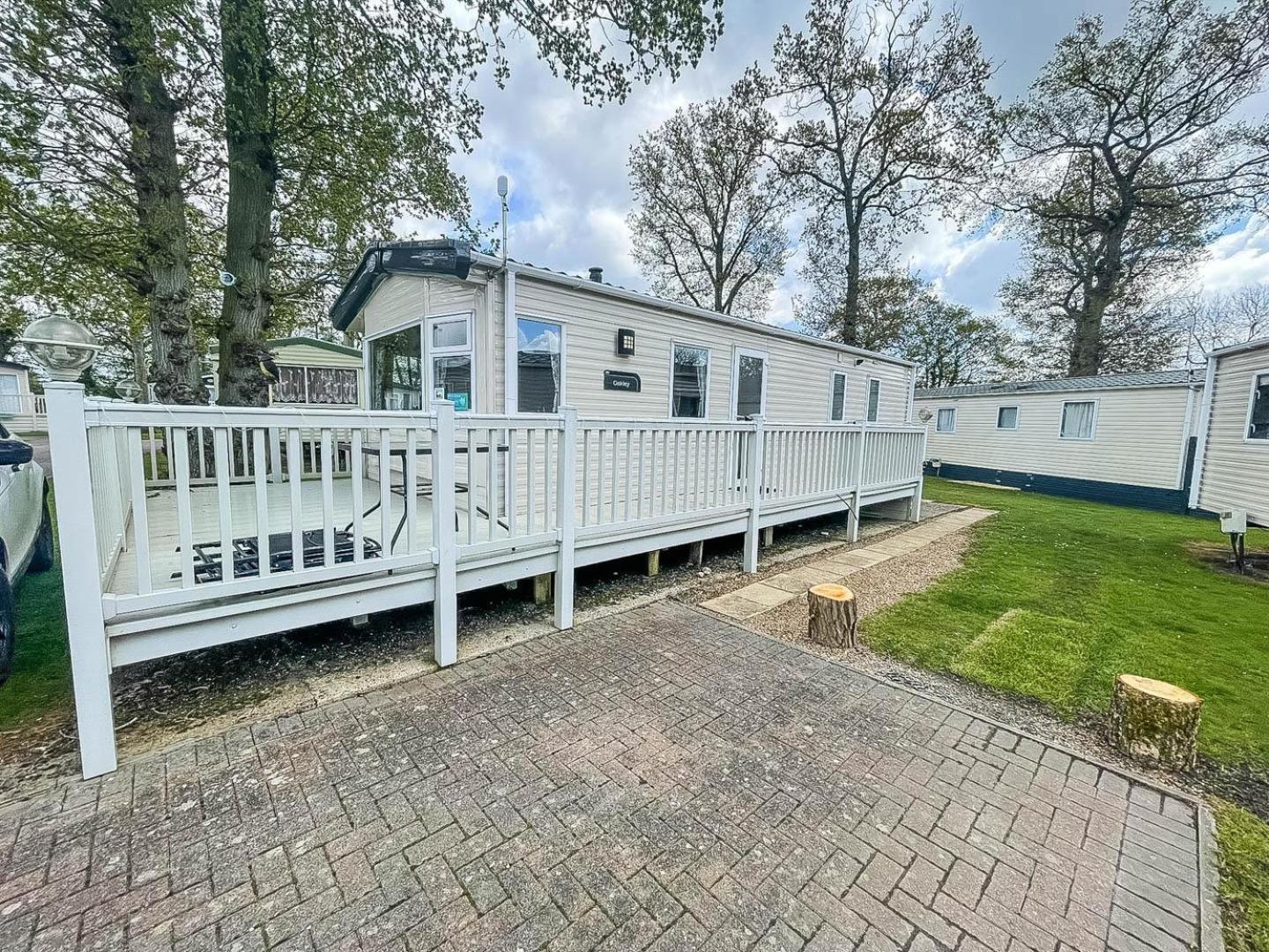 Lovely 6 Berth Caravan With Decking At Carlton Meres In Suffolk Ref 60058M Саксмундхэм Экстерьер фото