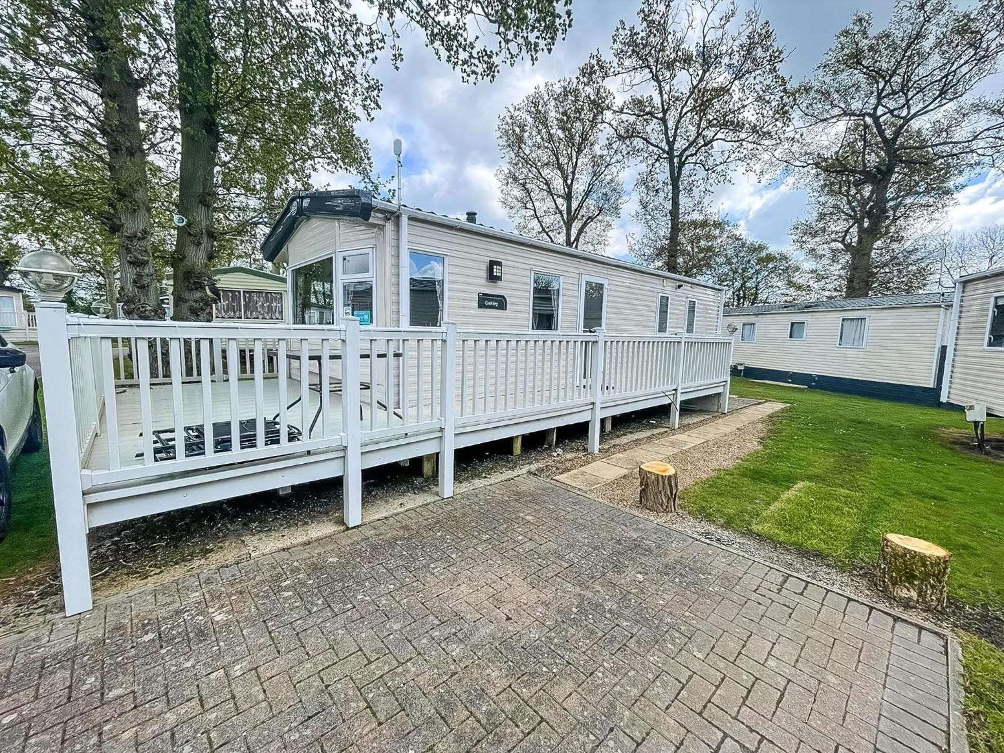 Lovely 6 Berth Caravan With Decking At Carlton Meres In Suffolk Ref 60058M Саксмундхэм Экстерьер фото